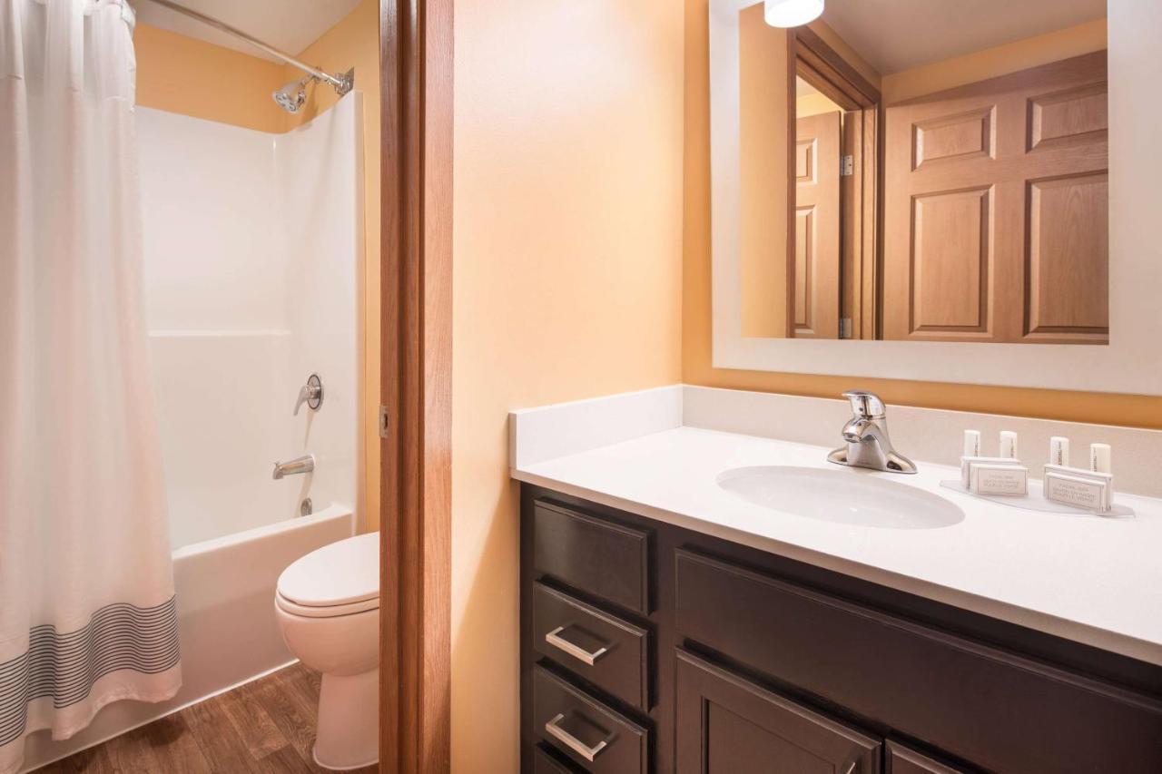 Sonesta Simply Suites Seattle Renton Exterior photo